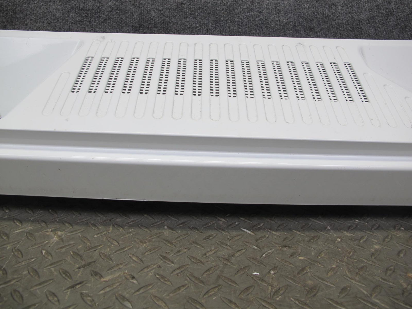 2003-2009 Hummer H2 Hood Bonnet Center Cowl Vent Grille Panel Cover
