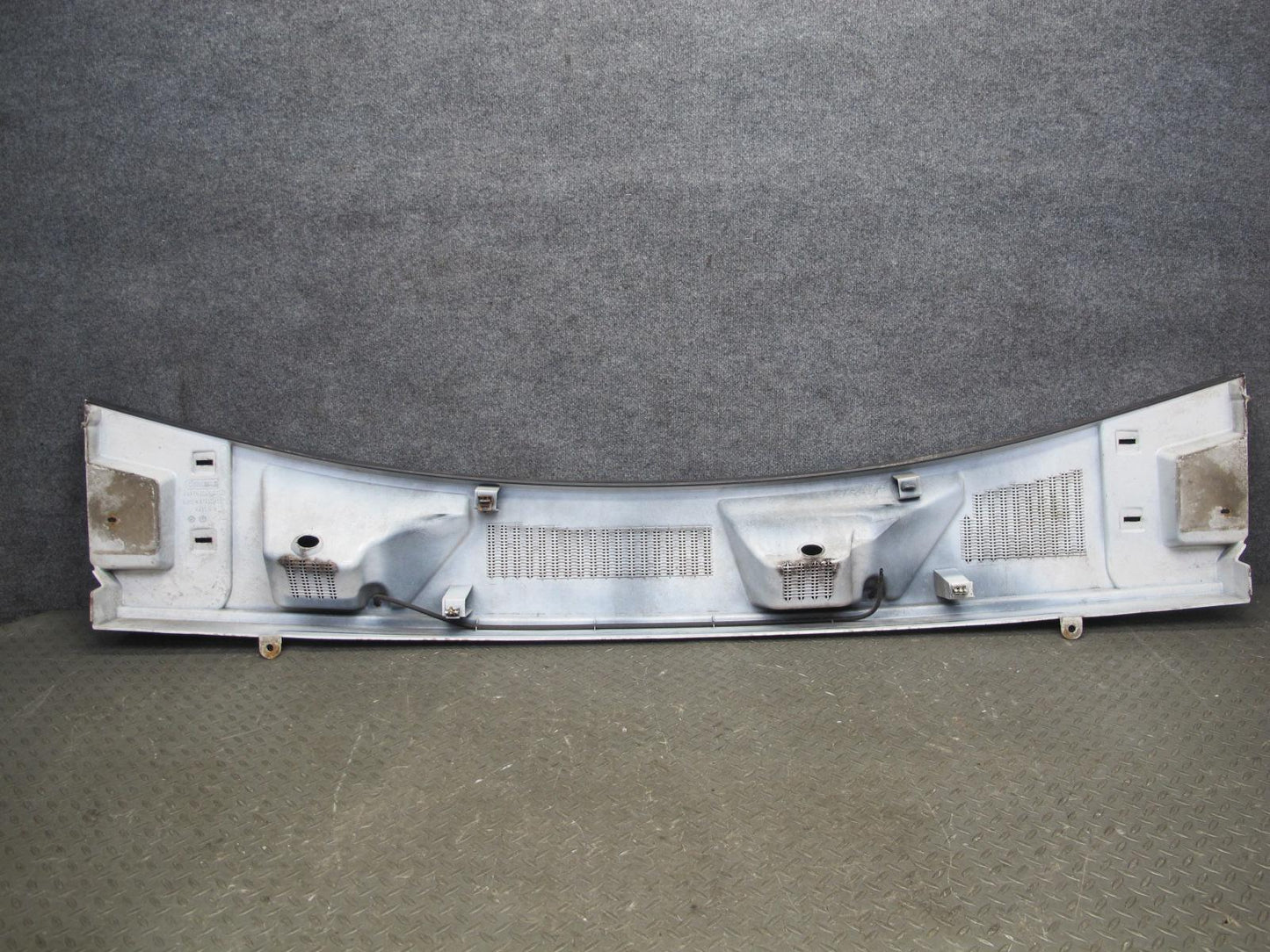 2003-2009 Hummer H2 Hood Bonnet Center Cowl Vent Grille Panel Cover