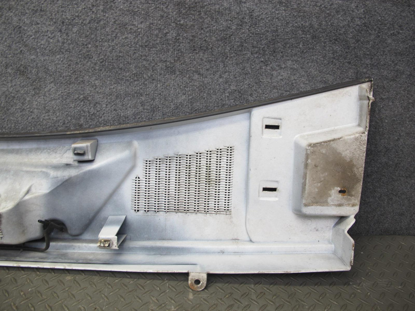 2003-2009 Hummer H2 Hood Bonnet Center Cowl Vent Grille Panel Cover