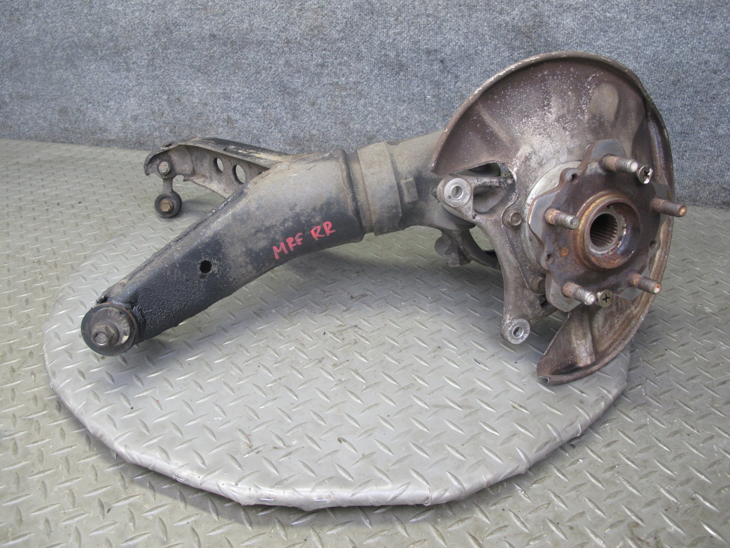 86-91 Mazda RX7 FC3S Rear Right Spindle Knuckle Wheel Hub w Trailing Arm OEM