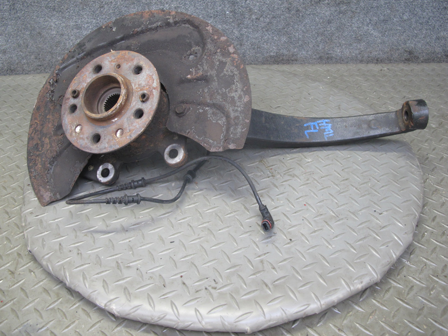 07-11 Mercedes W164 ML63 AMG Front Left Spindle Knuckle Wheel Hub Bearing OEM