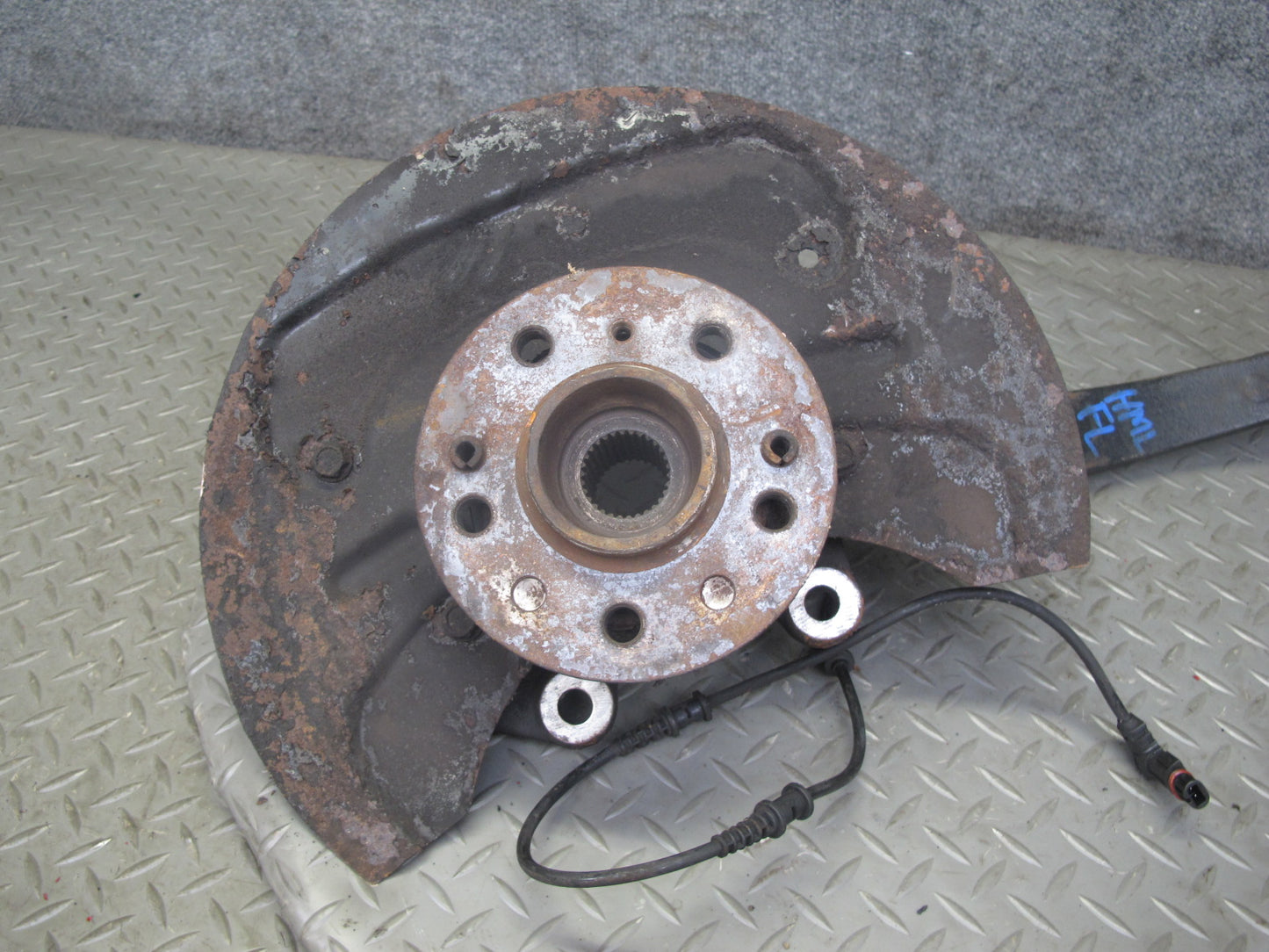 07-11 Mercedes W164 ML63 AMG Front Left Spindle Knuckle Wheel Hub Bearing OEM