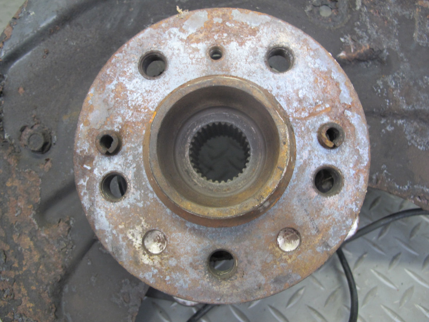 07-11 Mercedes W164 ML63 AMG Front Left Spindle Knuckle Wheel Hub Bearing OEM