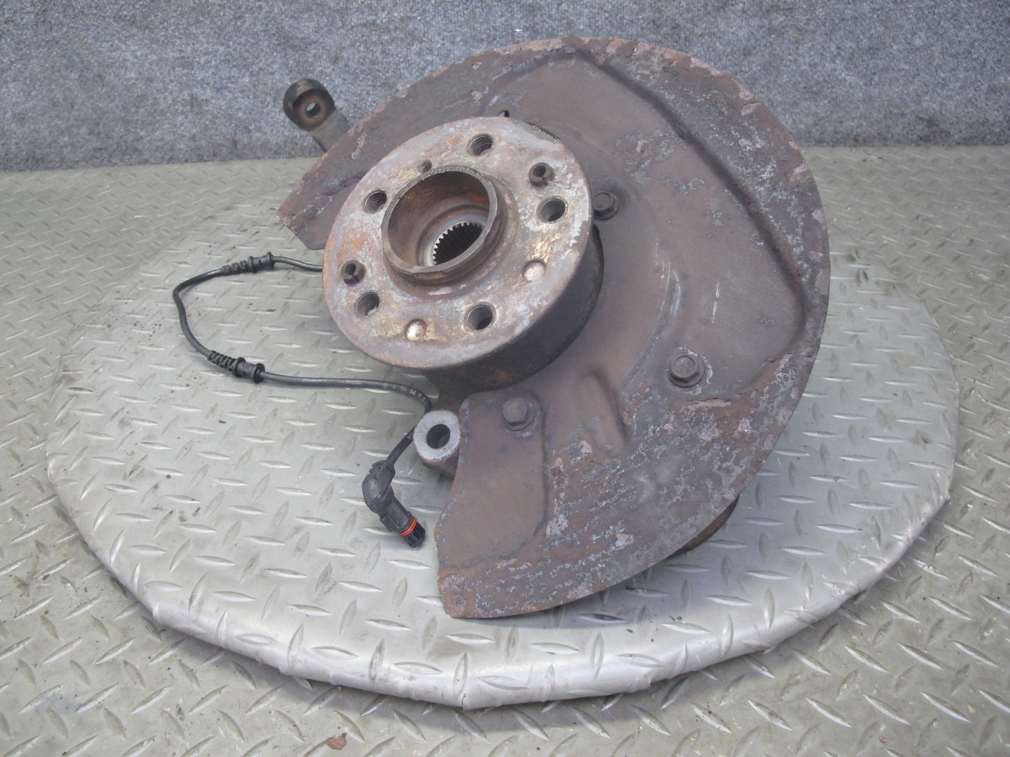 07-11 Mercedes W164 ML63 AMG Front Right Spindle Knuckle Wheel Hub Bearing OEM