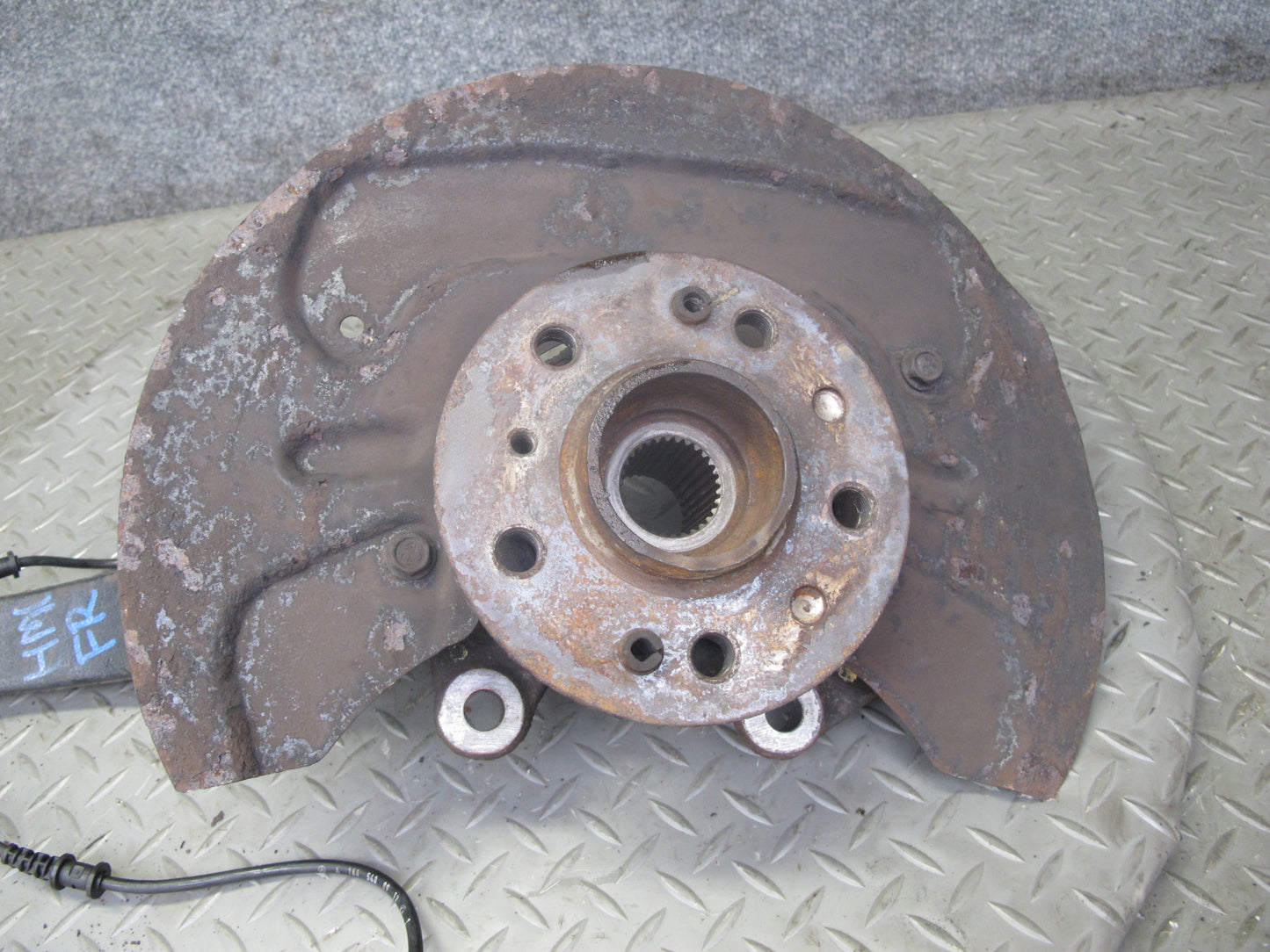 07-11 Mercedes W164 ML63 AMG Front Right Spindle Knuckle Wheel Hub Bearing OEM
