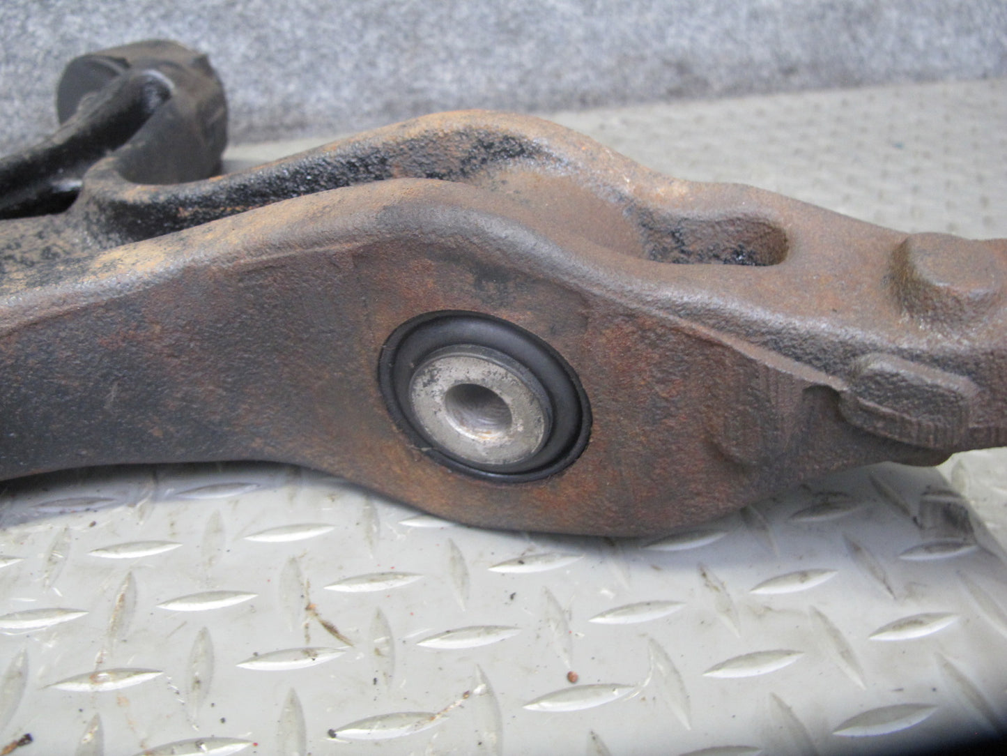 06-11 Mercedes W164 Ml-class Front Right Lower Control Arm OEM