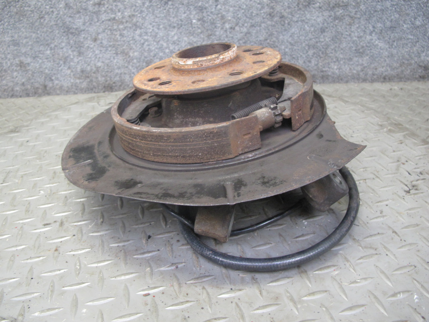 07-11 Mercedes W164 ML63 AMG Rear Left Spindle Knuckle Wheel Hub Bearing OEM