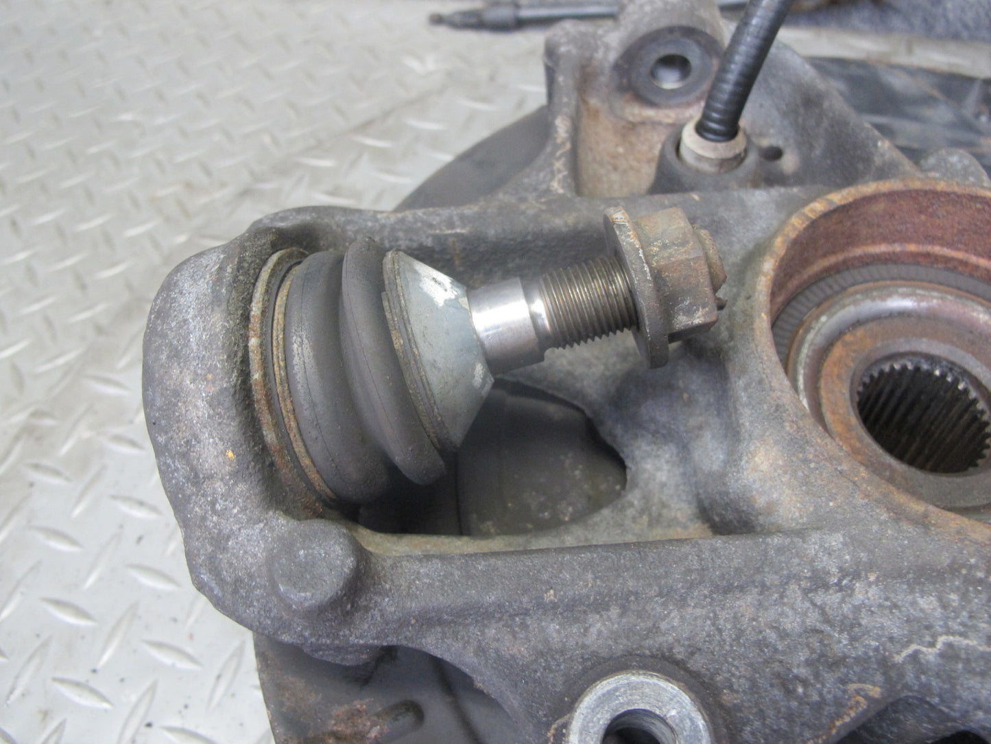 07-11 Mercedes W164 ML63 AMG Rear Left Spindle Knuckle Wheel Hub Bearing OEM