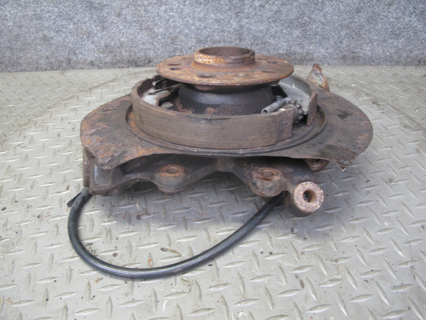 07-11 Mercedes W164 ML63 AMG Rear Right Spindle Knuckle Wheel Hub Bearing OEM