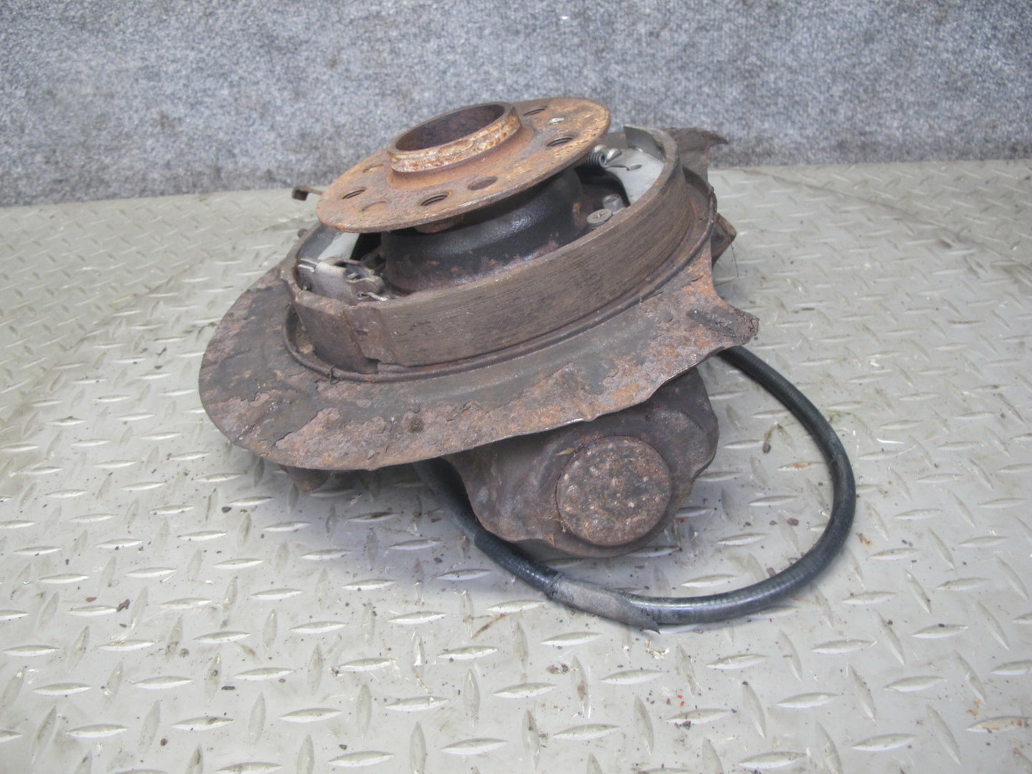 07-11 Mercedes W164 ML63 AMG Rear Right Spindle Knuckle Wheel Hub Bearing OEM