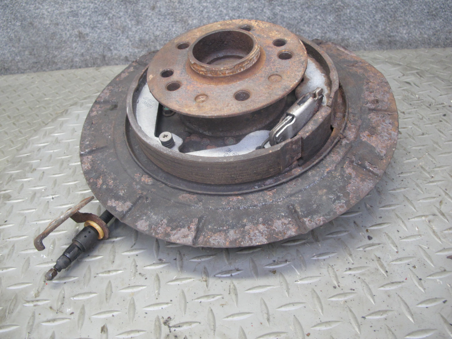 07-11 Mercedes W164 ML63 AMG Rear Right Spindle Knuckle Wheel Hub Bearing OEM