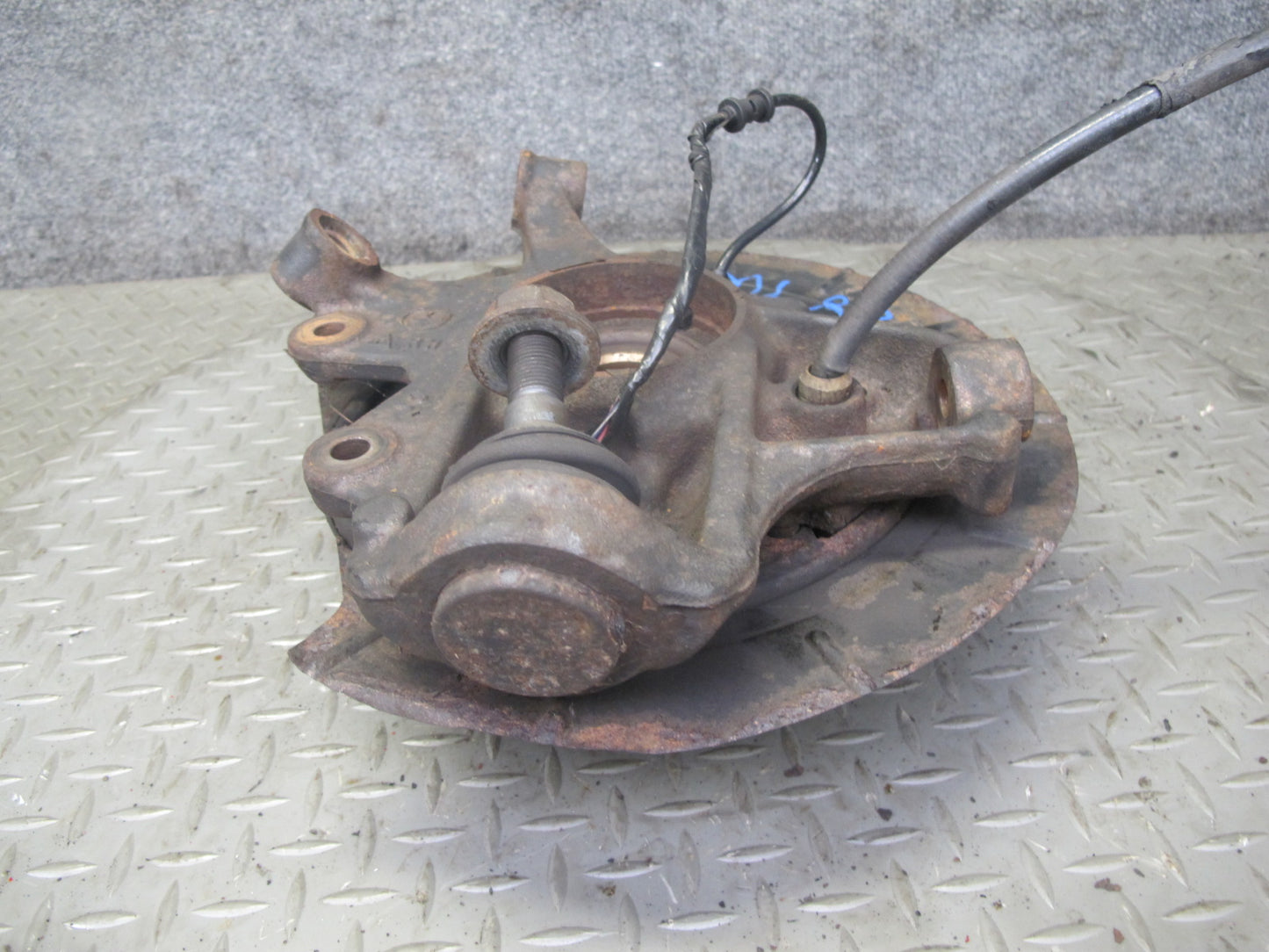 07-11 Mercedes W164 ML63 AMG Rear Right Spindle Knuckle Wheel Hub Bearing OEM