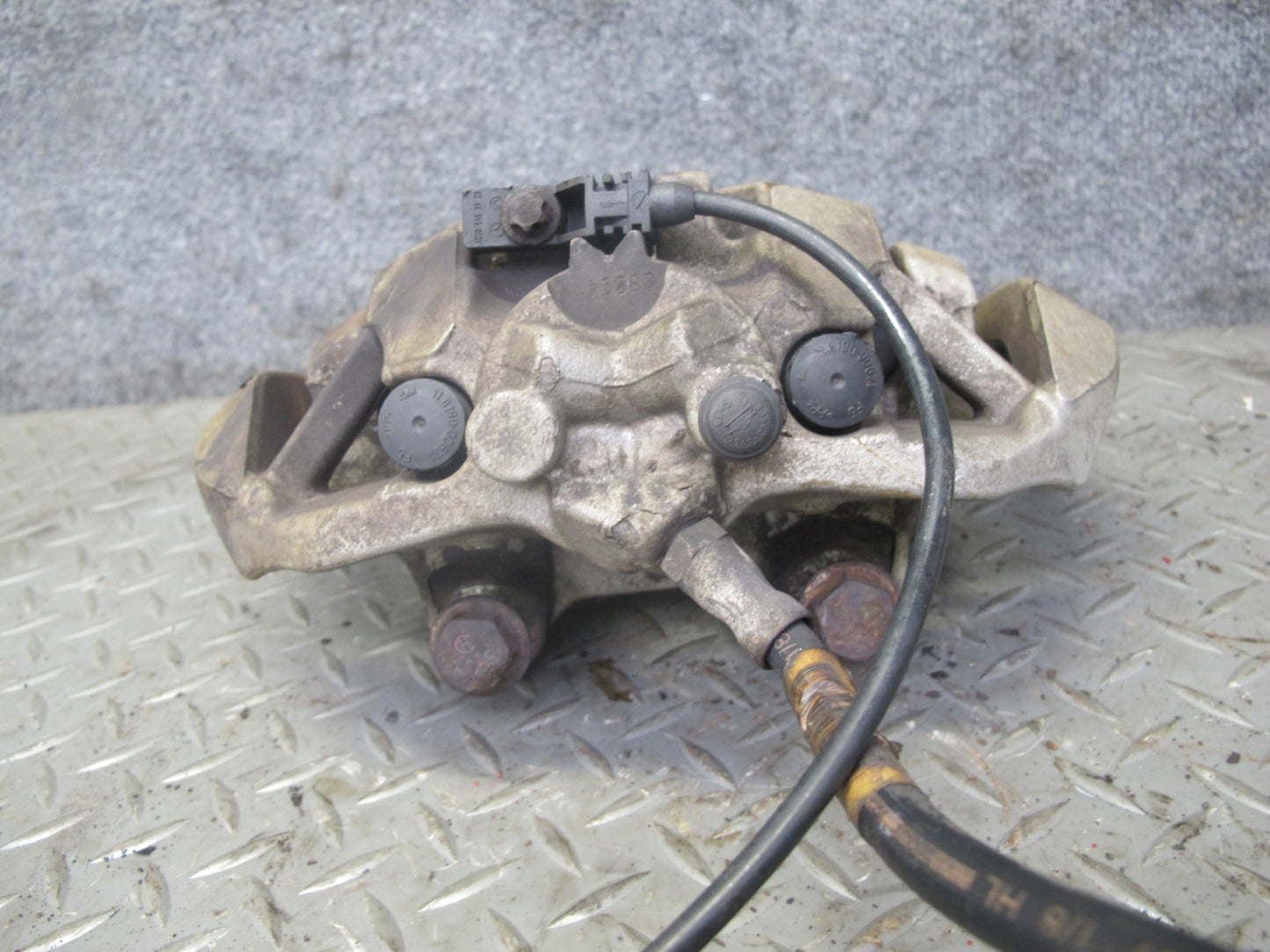 07-11 Mercedes W164 ML63 AMG Set of 2 Rear Brake Caliper OEM