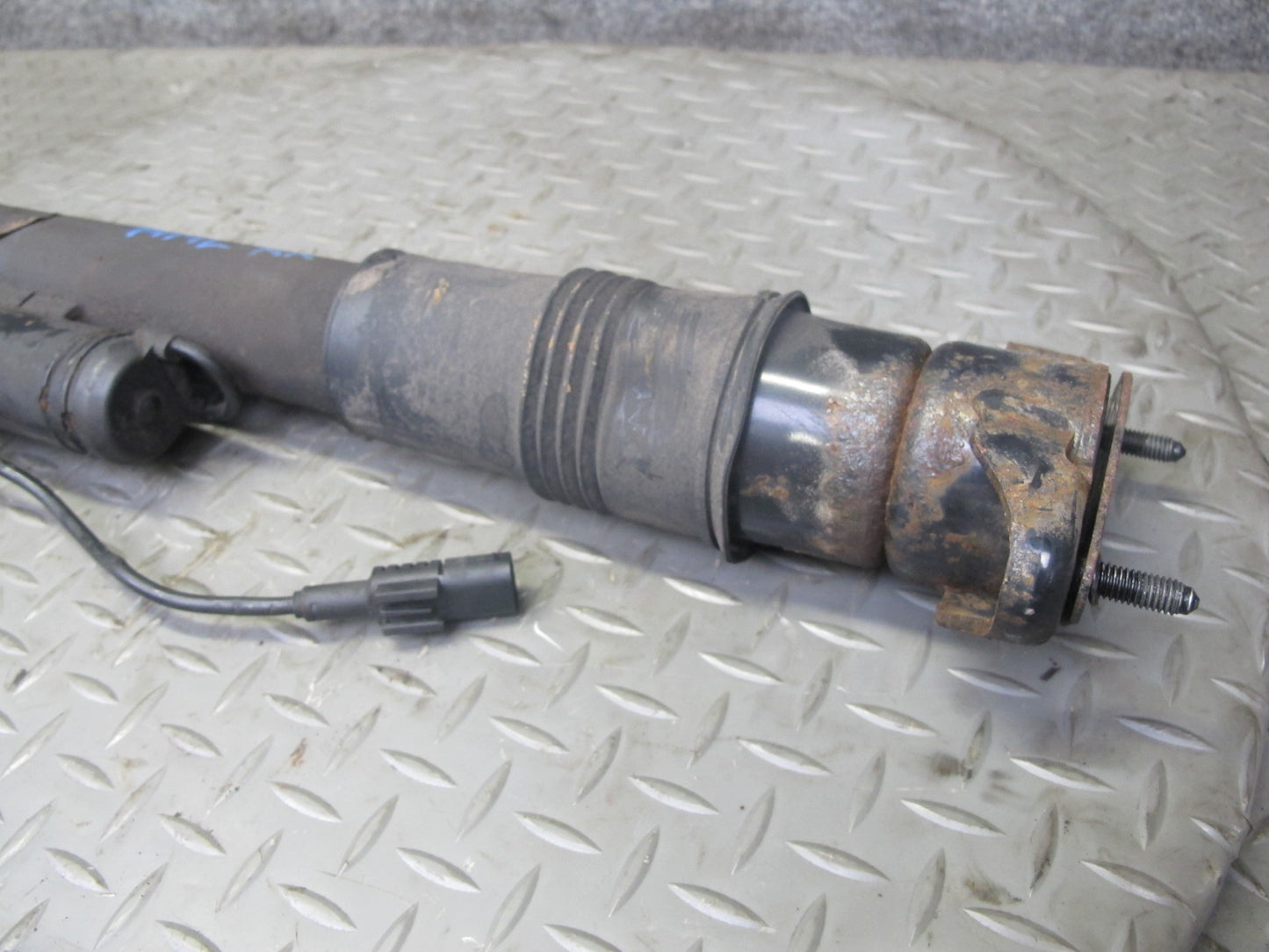07-11 Mercedes W164 ML63 AMG ADS Rear Right Airmatic Strut Shock Absorber OEM
