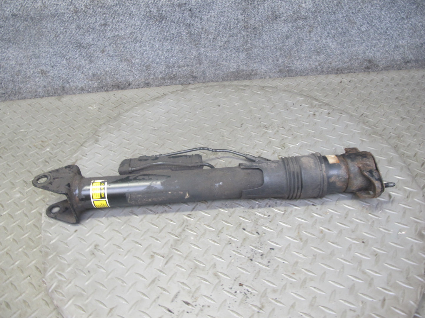 07-11 Mercedes W164 ML63 AMG ADS Rear Right Airmatic Strut Shock Absorber OEM