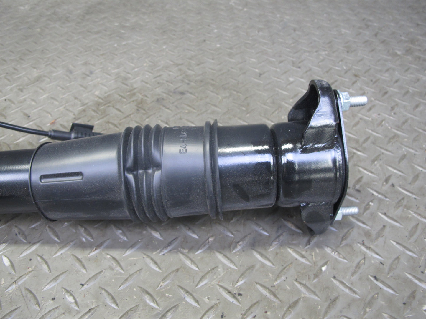 07-11 Mercedes W164 ML63 AMG ADS Rear Left Airmatic Strut Shock Absorber Aftmrkt
