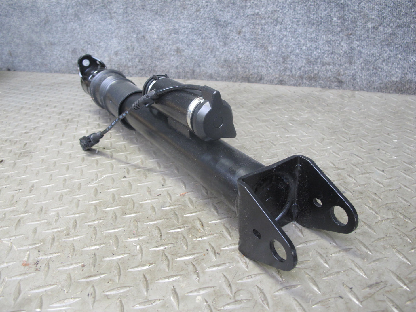 07-11 Mercedes W164 ML63 AMG ADS Rear Left Airmatic Strut Shock Absorber Aftmrkt