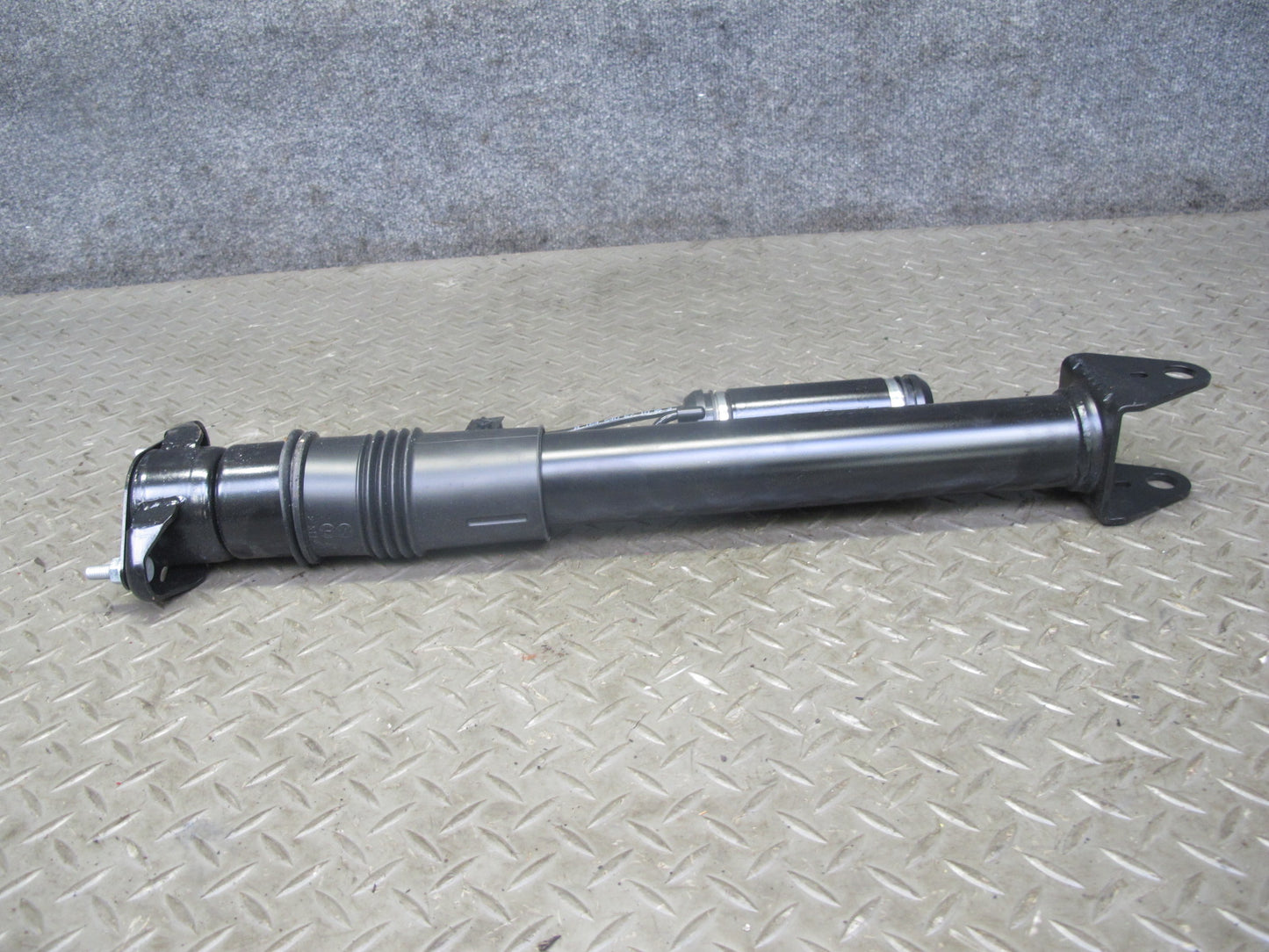 07-11 Mercedes W164 ML63 AMG ADS Rear Left Airmatic Strut Shock Absorber Aftmrkt