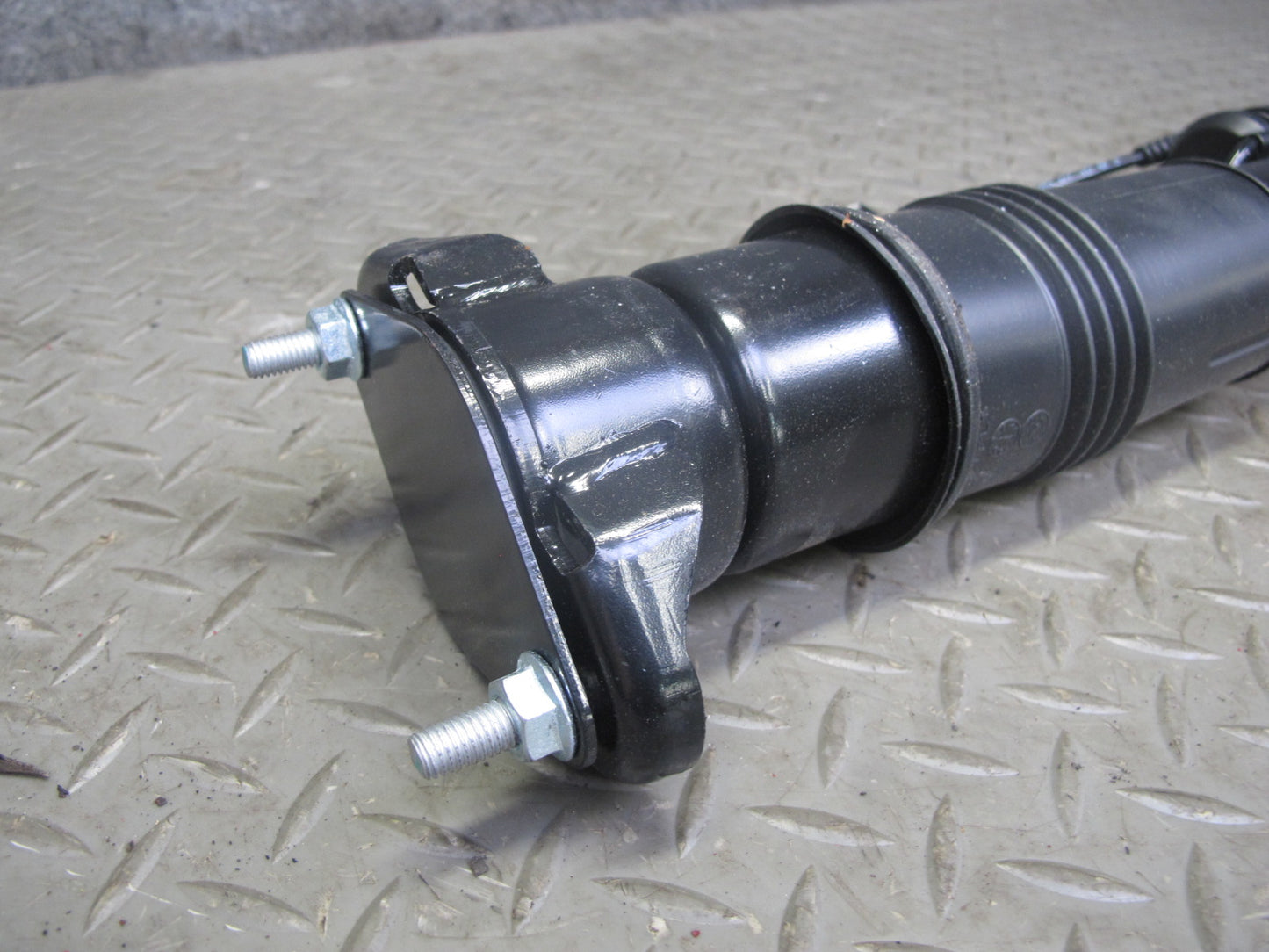 07-11 Mercedes W164 ML63 AMG ADS Rear Left Airmatic Strut Shock Absorber Aftmrkt