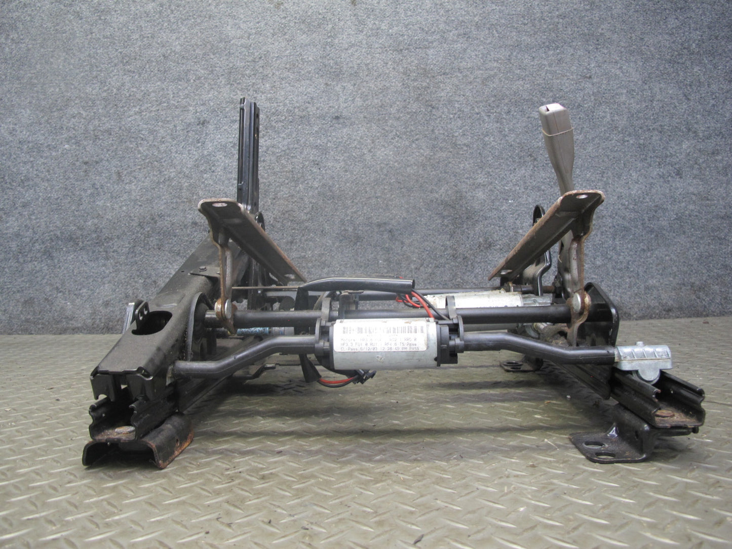 2003-2007 Hummer H2 Front Right Passenger Side Seat Lower Frame Track W/ Motors