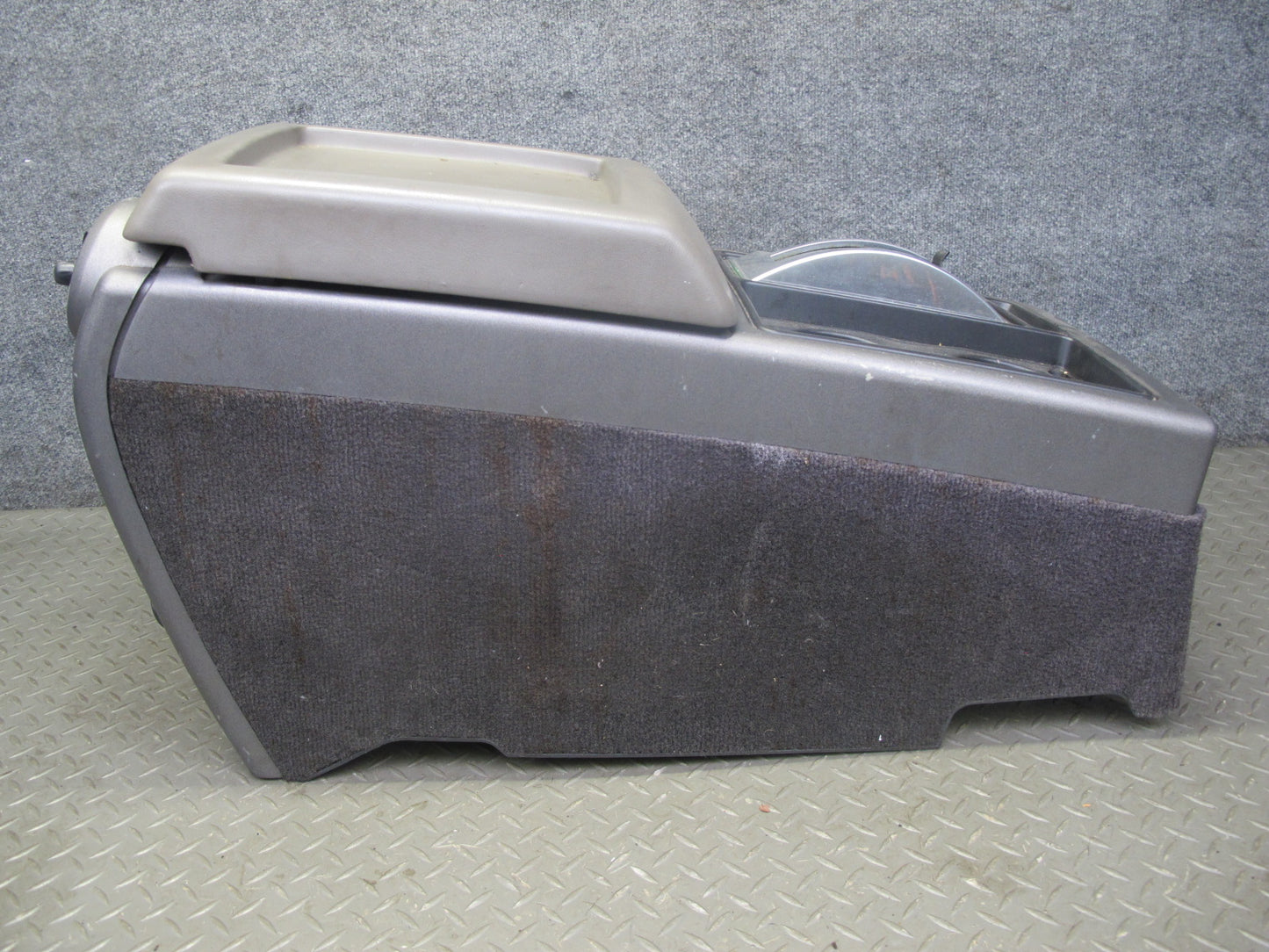 2003-2006 Hummer H2 Front Center Console Trim Cover Panel W/ Armrest
