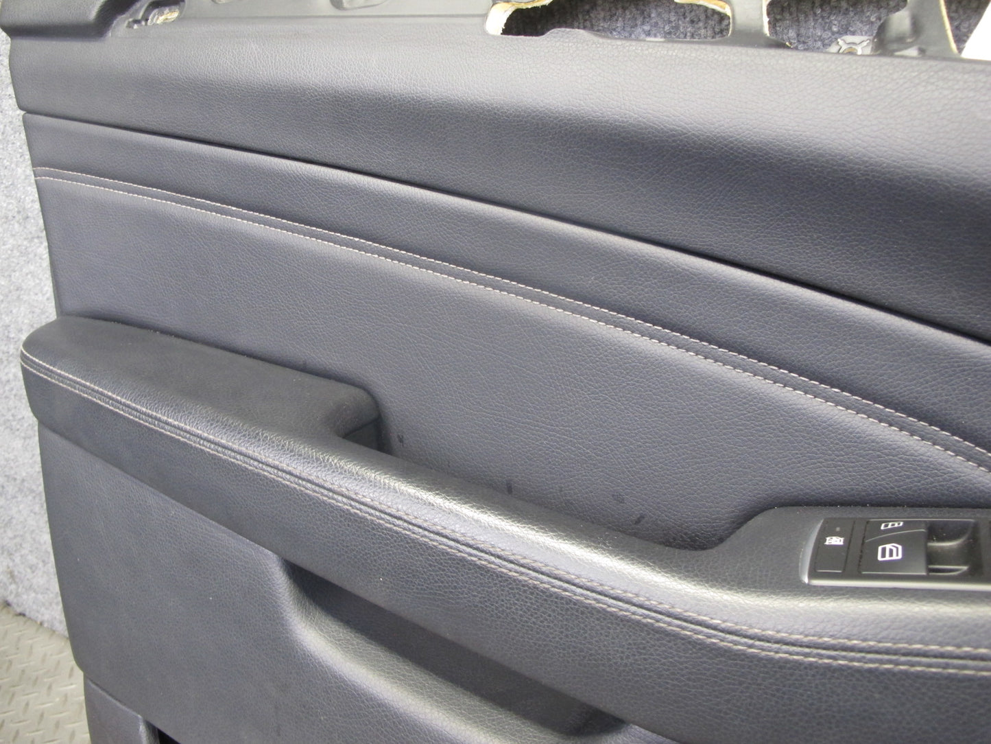 12-15 Mercedes W166 Ml-class Set of 2 Front Door Interior Trim Cover Panel OEM