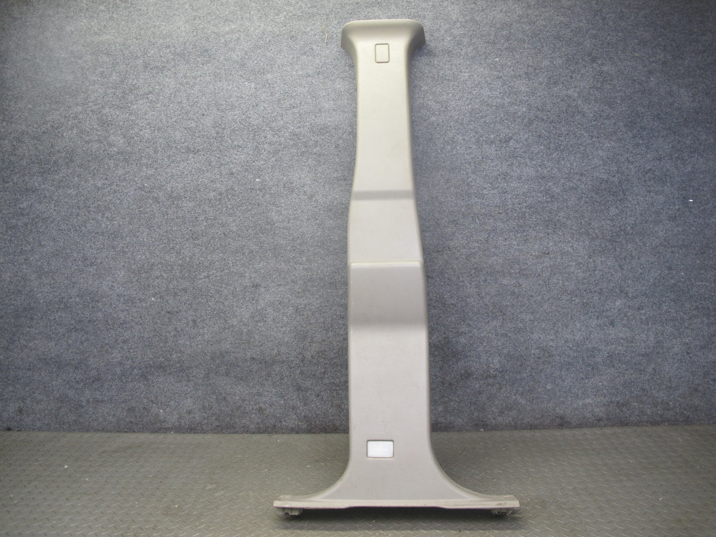 2003-2004 Hummer H2 Left Driver Side Upper Lower B Pillar Trim Cover Panel