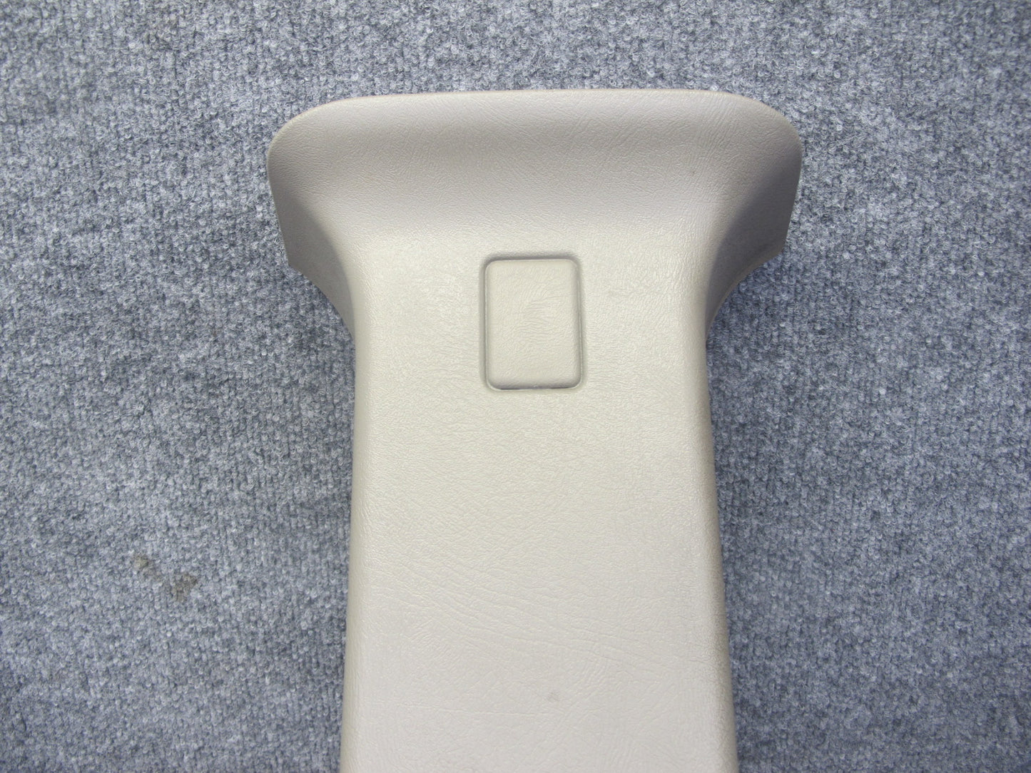 2003-2004 Hummer H2 Left Driver Side Upper Lower B Pillar Trim Cover Panel