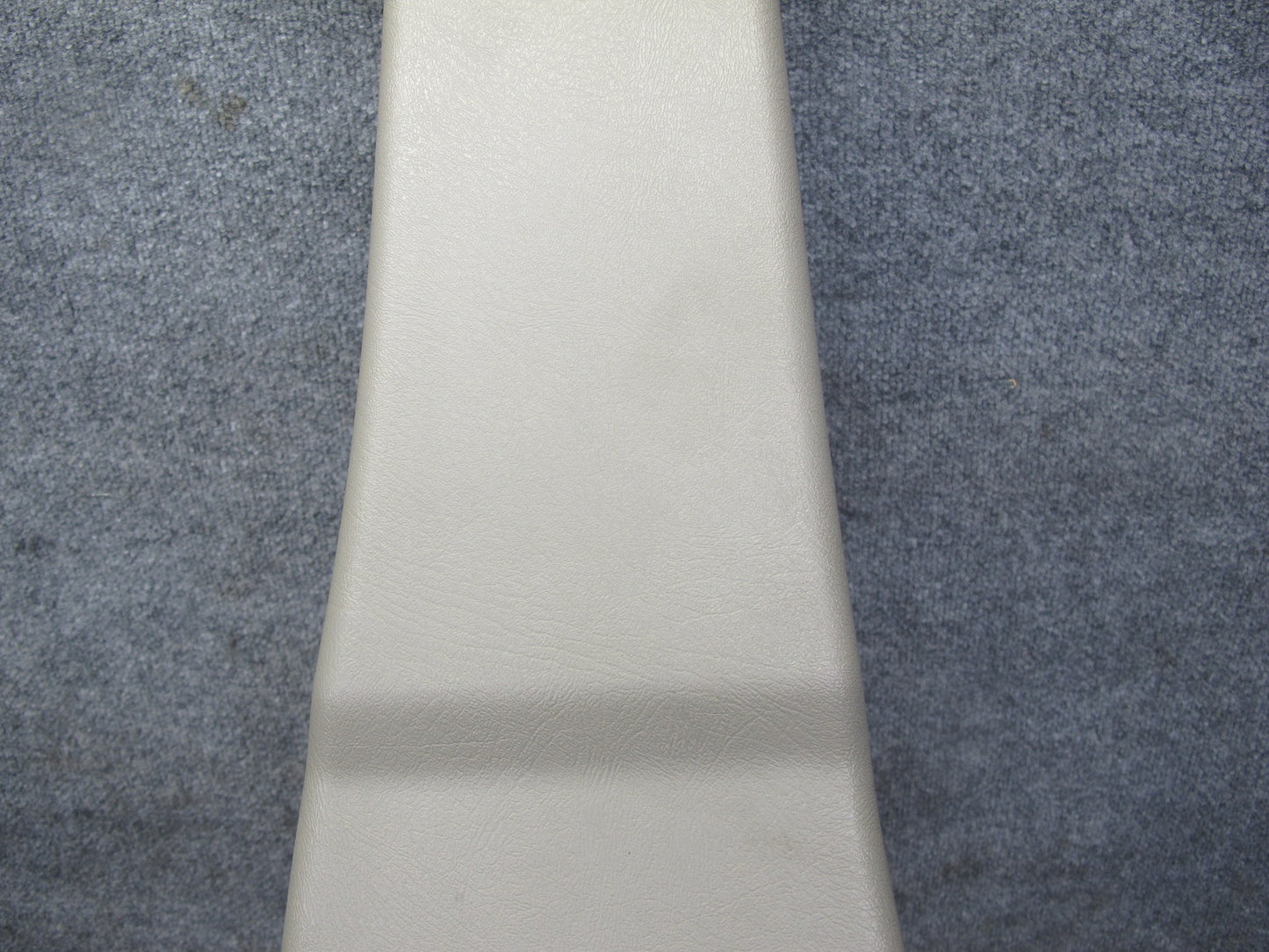 2003-2004 Hummer H2 Left Driver Side Upper Lower B Pillar Trim Cover Panel
