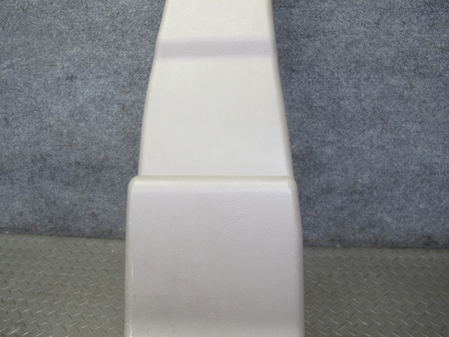 2003-2004 Hummer H2 Left Driver Side Upper Lower B Pillar Trim Cover Panel