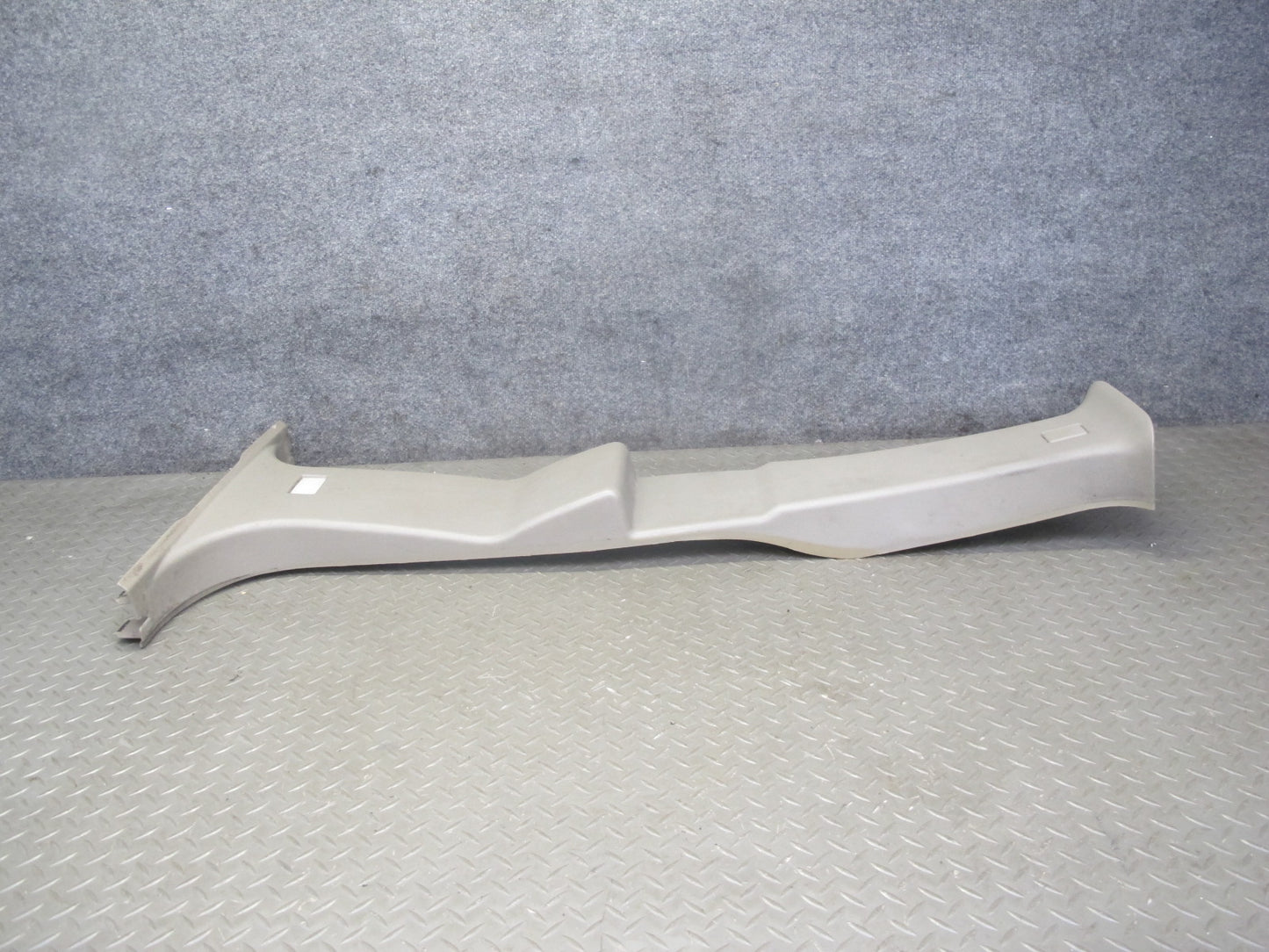 2003-2004 Hummer H2 Left Driver Side Upper Lower B Pillar Trim Cover Panel