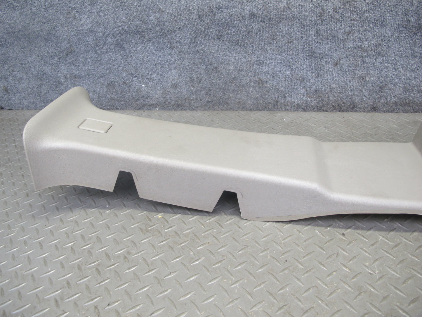 2003-2004 Hummer H2 Left Driver Side Upper Lower B Pillar Trim Cover Panel