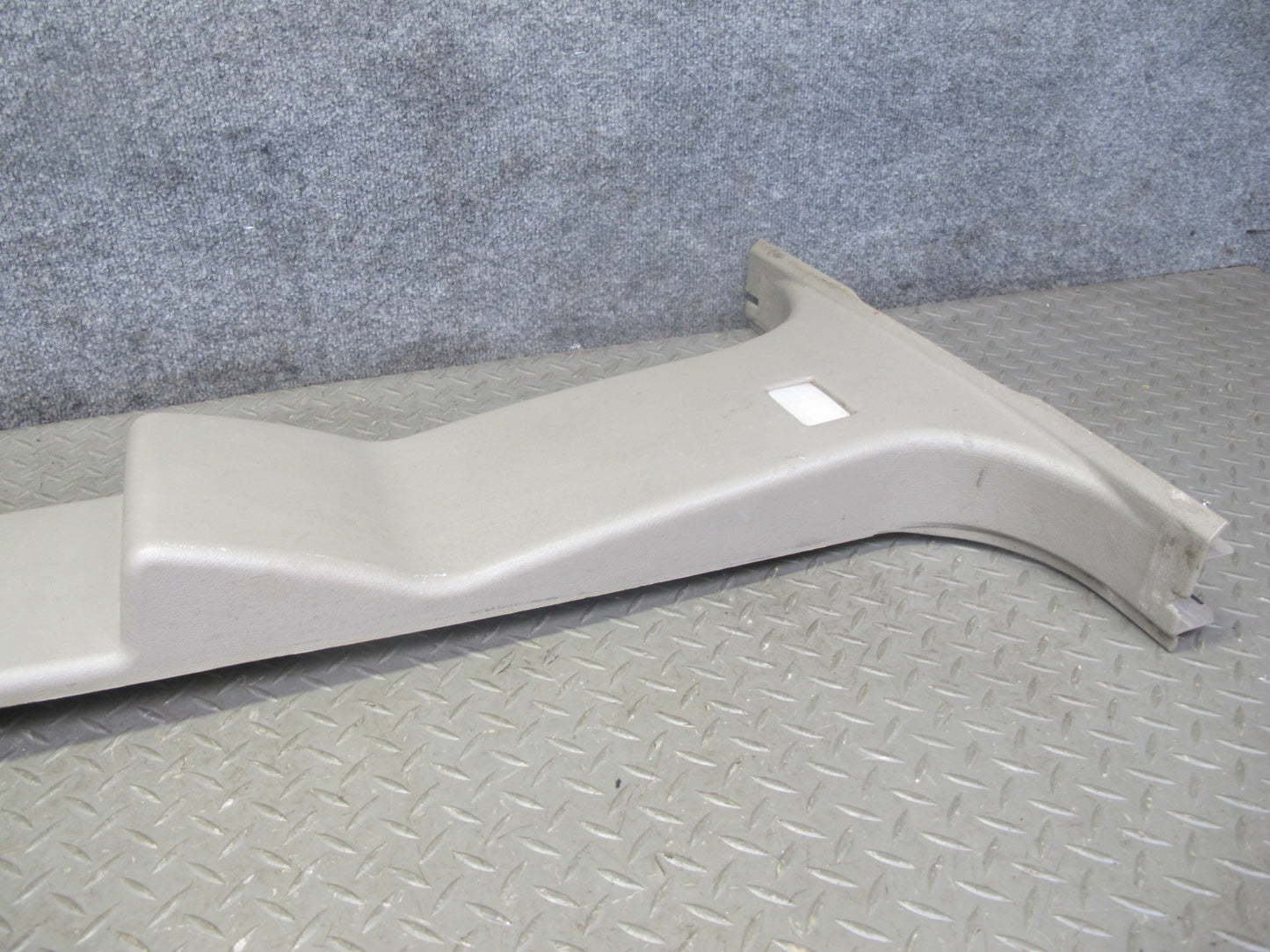 2003-2004 Hummer H2 Left Driver Side Upper Lower B Pillar Trim Cover Panel