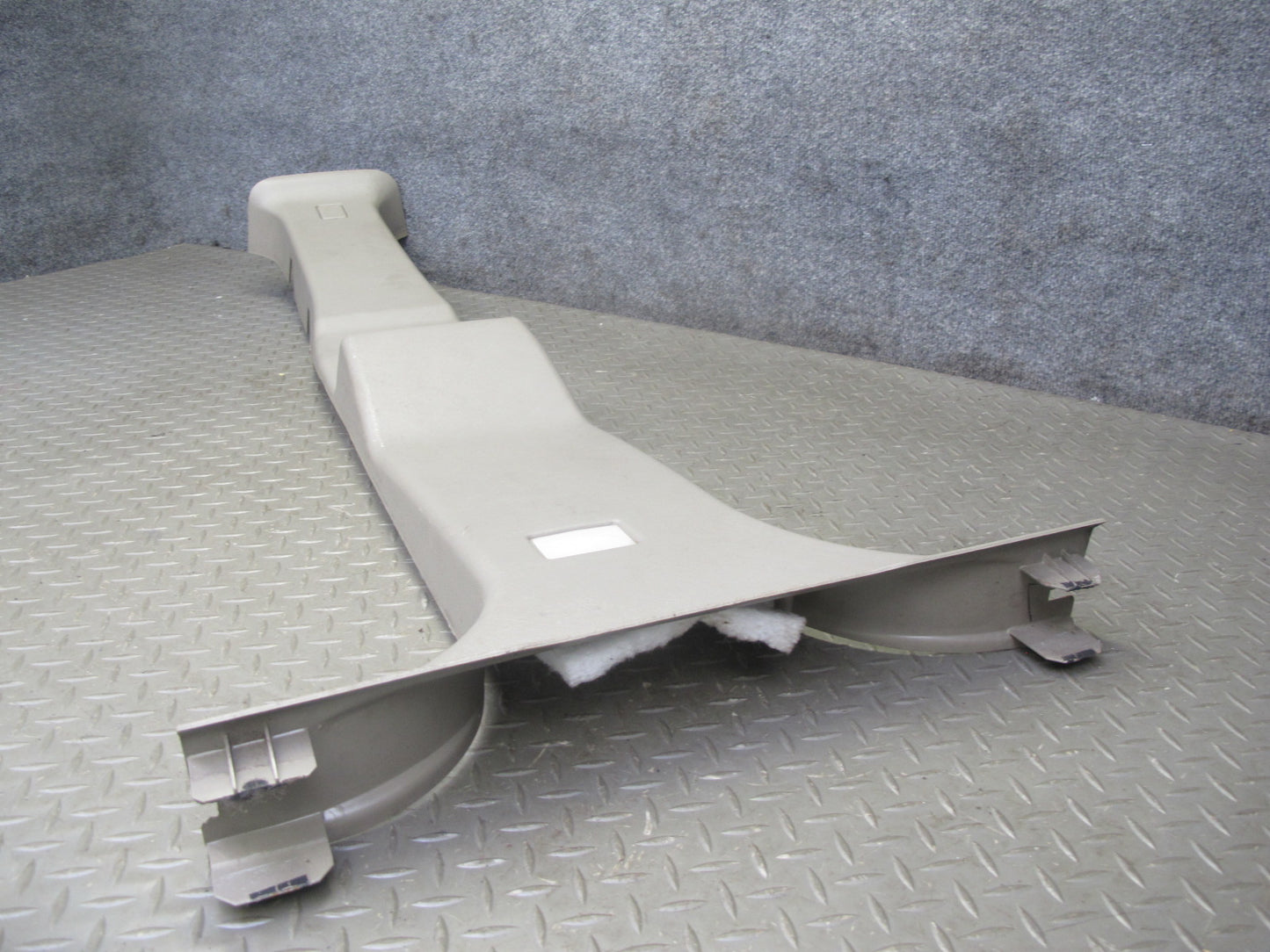 2003-2004 Hummer H2 Left Driver Side Upper Lower B Pillar Trim Cover Panel