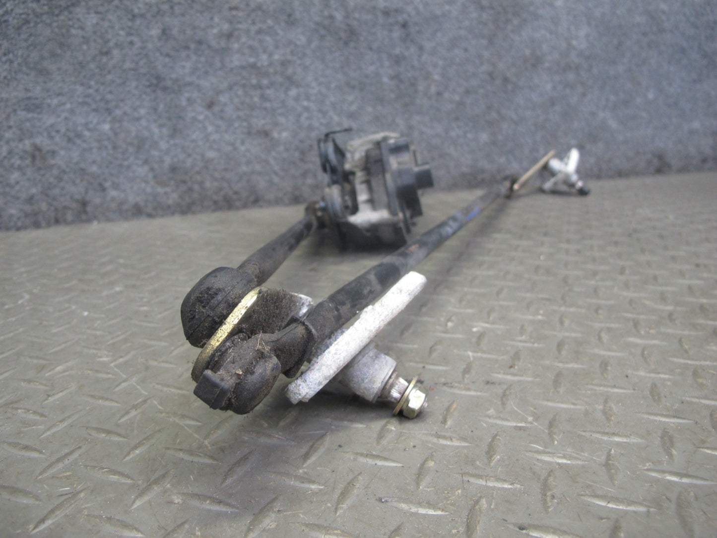 00-02 Toyota MR2 Spyder ZZW30L Windshield Wiper Transmission Linkage w Motor OEM