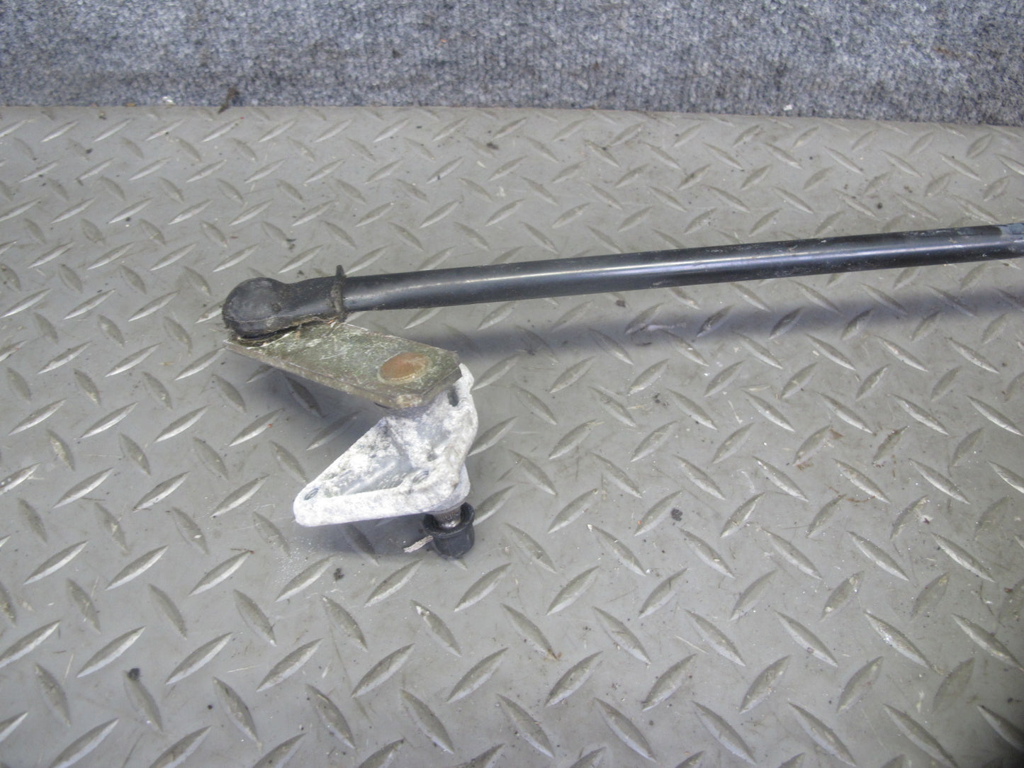 00-02 Toyota MR2 Spyder ZZW30L Windshield Wiper Transmission Linkage w Motor OEM