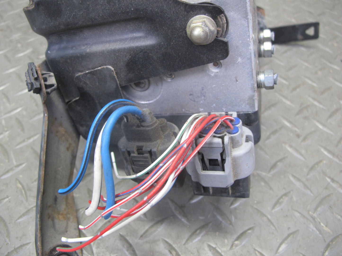 00-02 Toyota MR2 Spyder ZZW30L Anti Lock Brake ABS Pump Module 44510-17080 OEM
