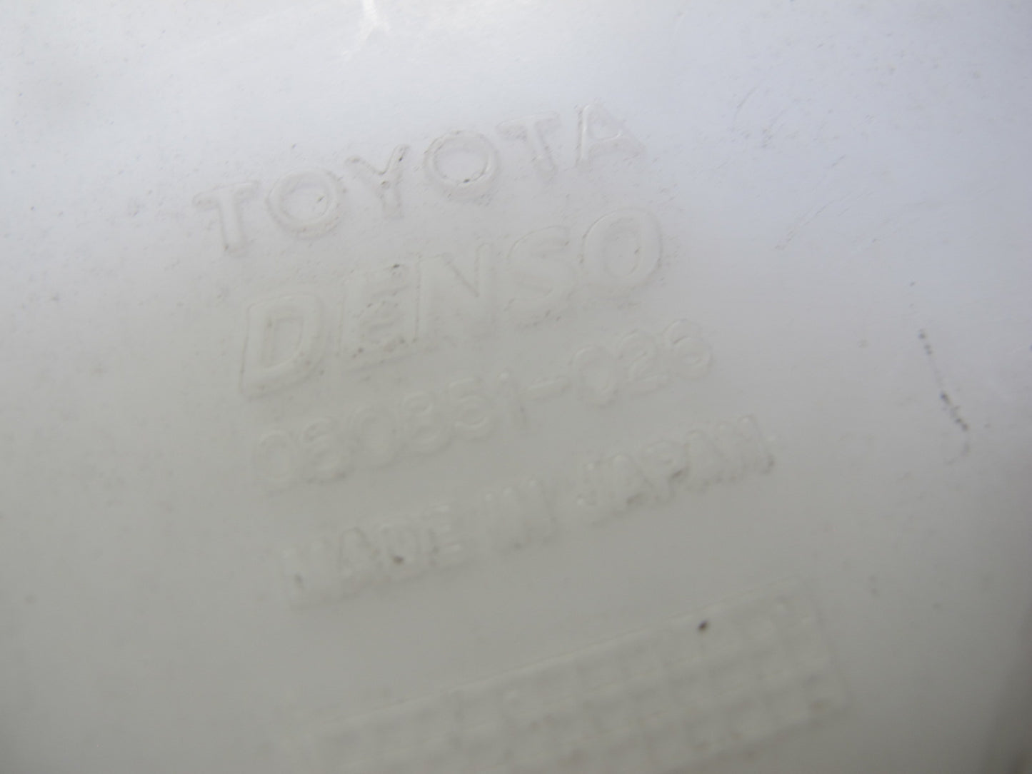 00-05 Toyota MR2 Spyder ZZW30L Windshield Washer Fluid Reservoir Tank w Pump OEM