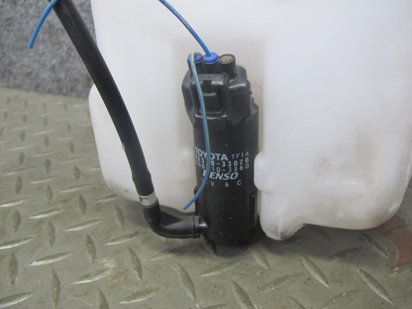 00-05 Toyota MR2 Spyder ZZW30L Windshield Washer Fluid Reservoir Tank w Pump OEM
