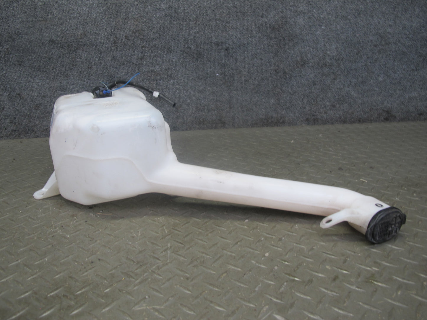 00-05 Toyota MR2 Spyder ZZW30L Windshield Washer Fluid Reservoir Tank w Pump OEM
