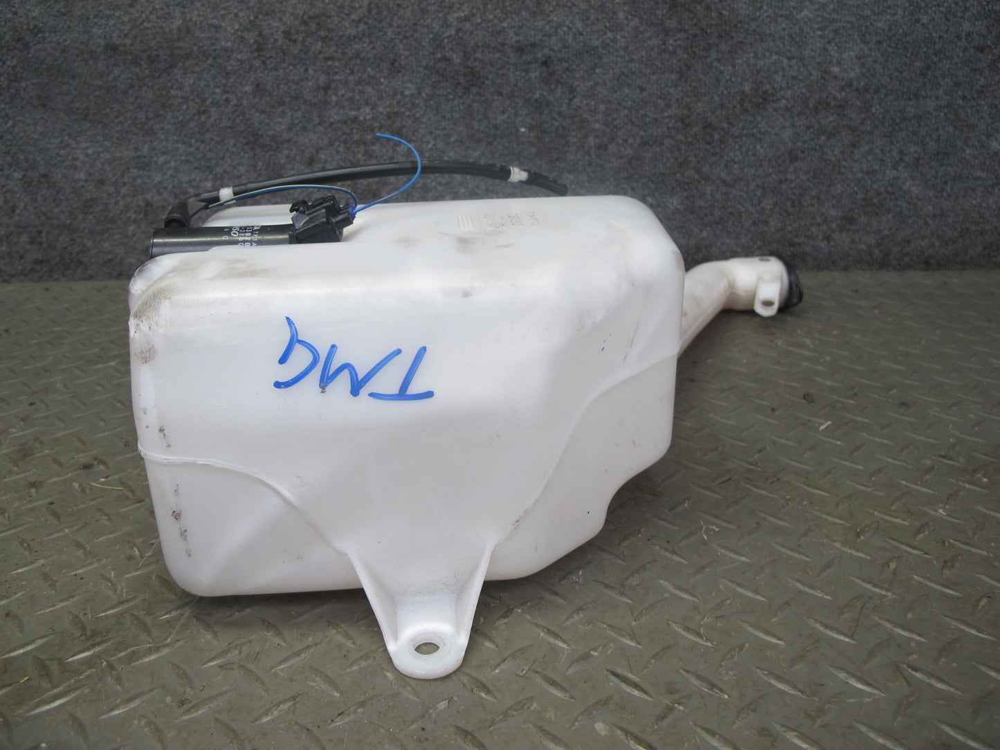 00-05 Toyota MR2 Spyder ZZW30L Windshield Washer Fluid Reservoir Tank w Pump OEM