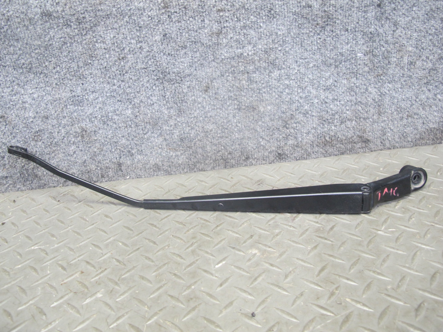 00-05 Toyota MR2 Spyder ZZW30L Set of 2 Front Left & Right Wiper Arm OEM
