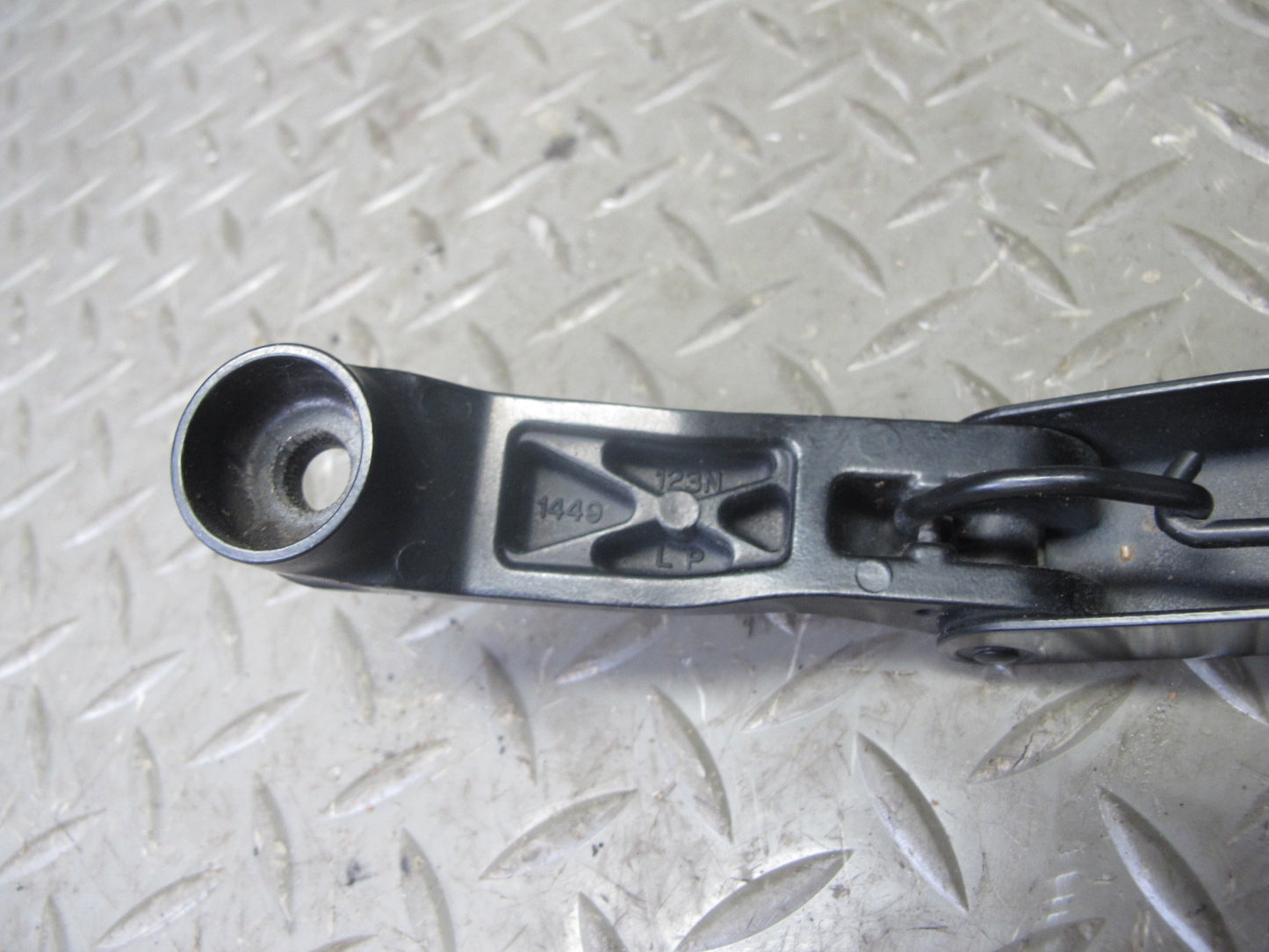 00-05 Toyota MR2 Spyder ZZW30L Set of 2 Front Left & Right Wiper Arm OEM