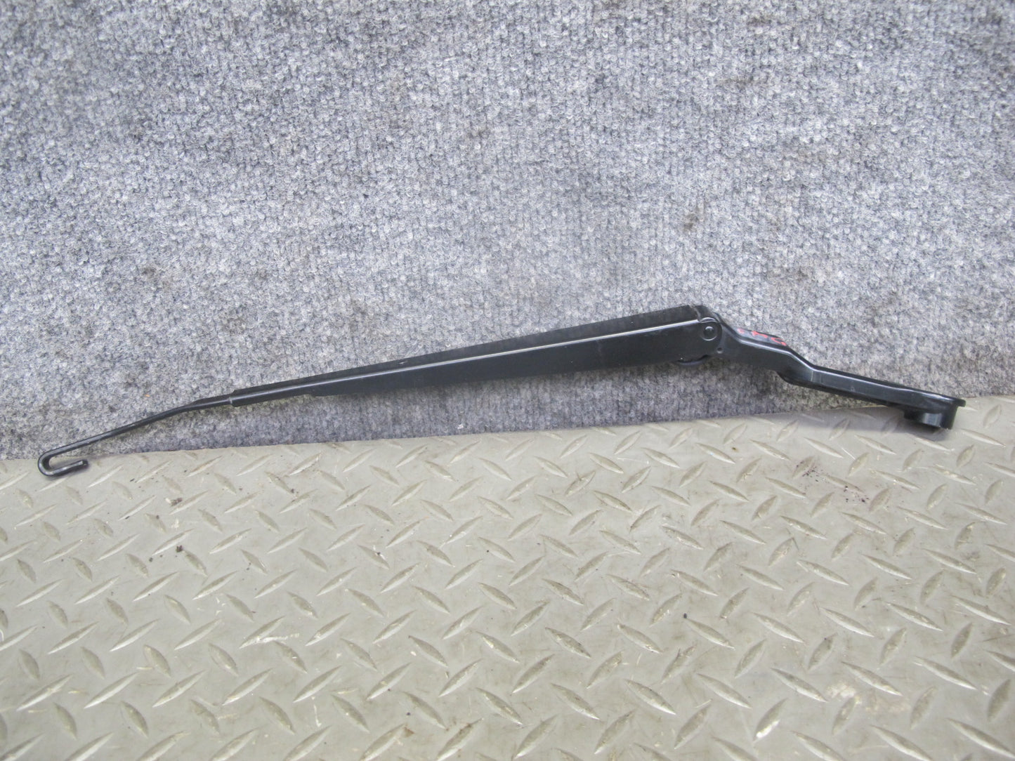 00-05 Toyota MR2 Spyder ZZW30L Set of 2 Front Left & Right Wiper Arm OEM