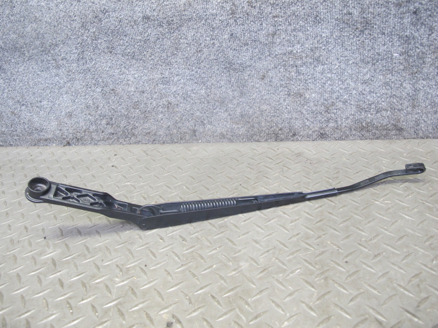 00-05 Toyota MR2 Spyder ZZW30L Set of 2 Front Left & Right Wiper Arm OEM