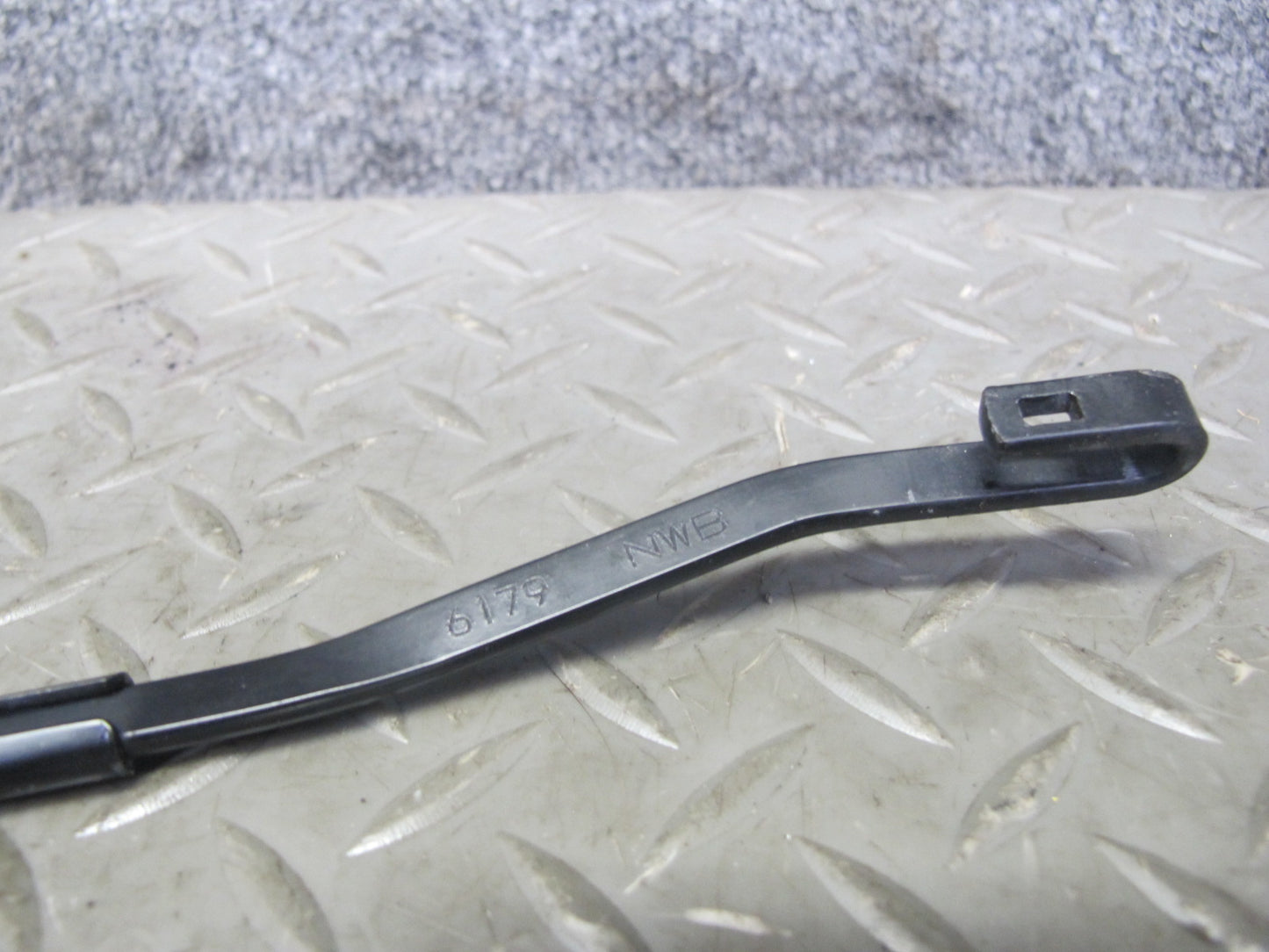 00-05 Toyota MR2 Spyder ZZW30L Set of 2 Front Left & Right Wiper Arm OEM