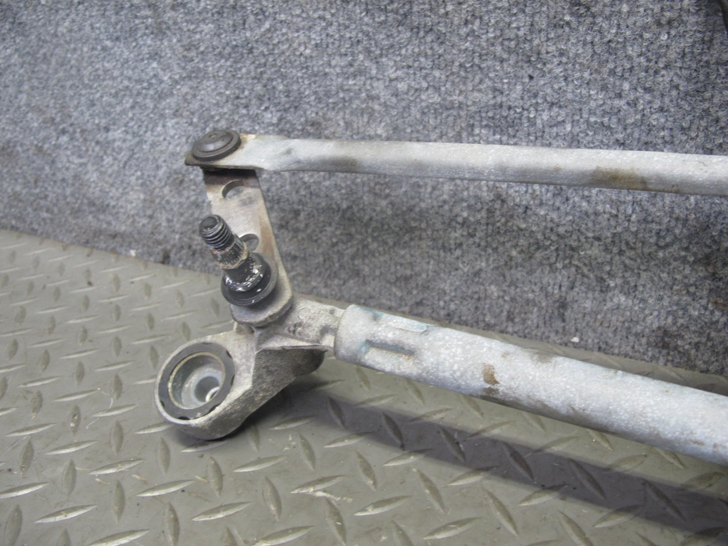 12-18 Mercedes W166 GLE ML Windshield Wiper Transmission Linkage w Motor OEM