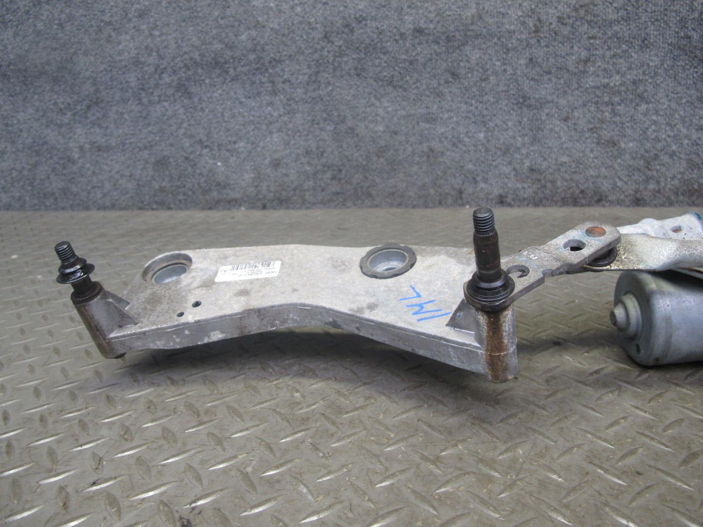 12-18 Mercedes W166 GLE ML Windshield Wiper Transmission Linkage w Motor OEM