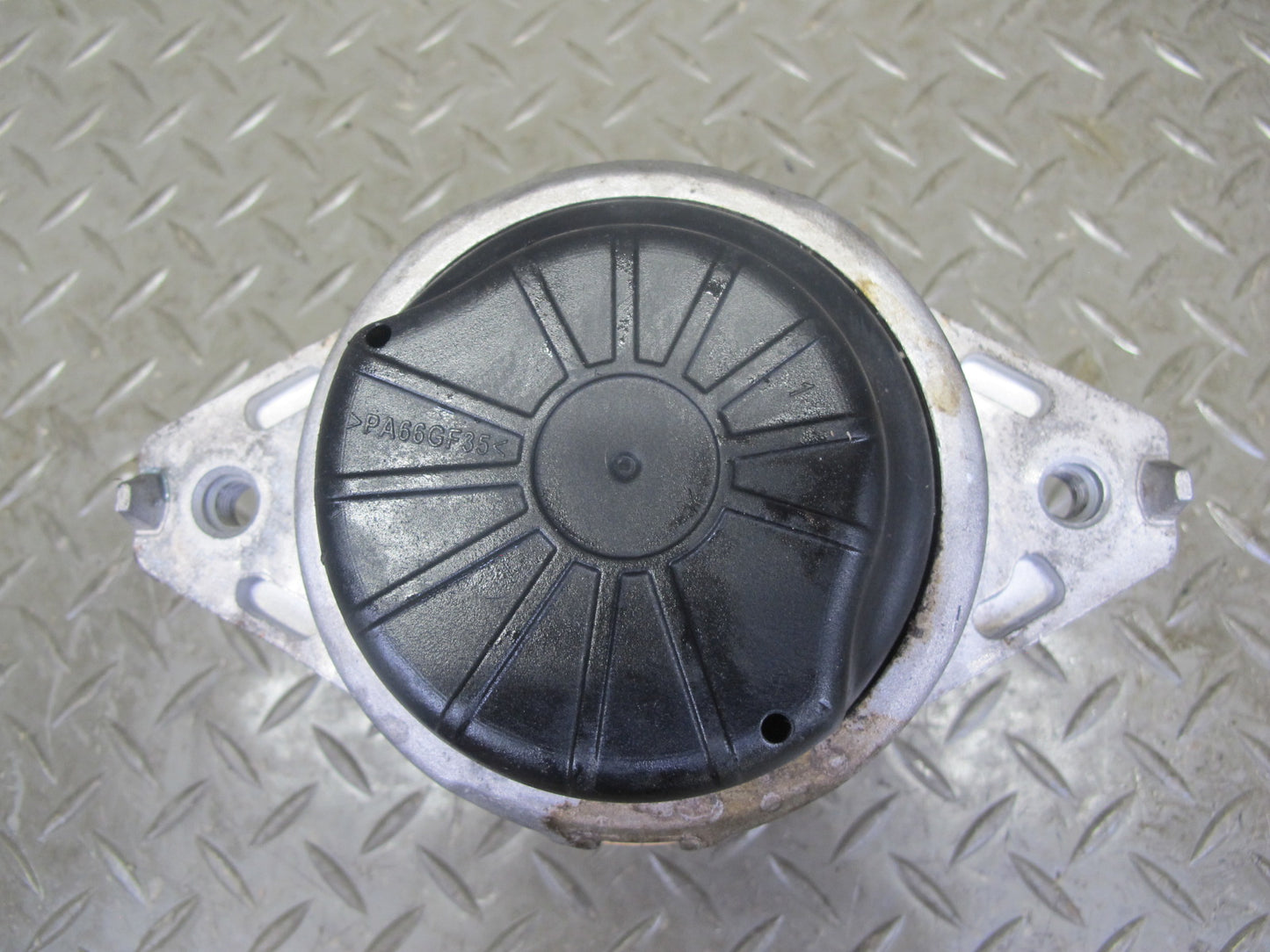 12-15 Mercedes W166 ML350 M276 Set of 2 Left & Right Engine Motor Mount OEM