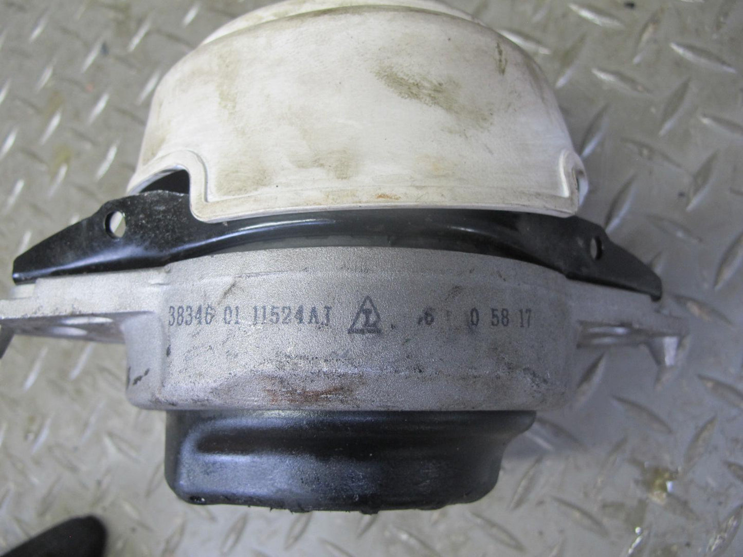 12-15 Mercedes W166 ML350 M276 Set of 2 Left & Right Engine Motor Mount OEM